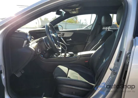 2021 Mercedes-Benz A 220 4Matic z USA, uszkodzony, nr VIN W1K3G4FB8MJ267109